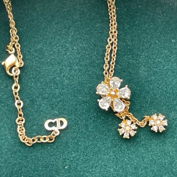 Vintage Rare find Christian Dior necklace w/Clear Rhinestones flowers - Picture 8 of 11